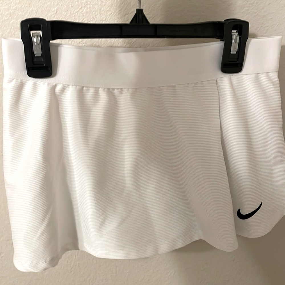 White Nike dry fit tennis skirt